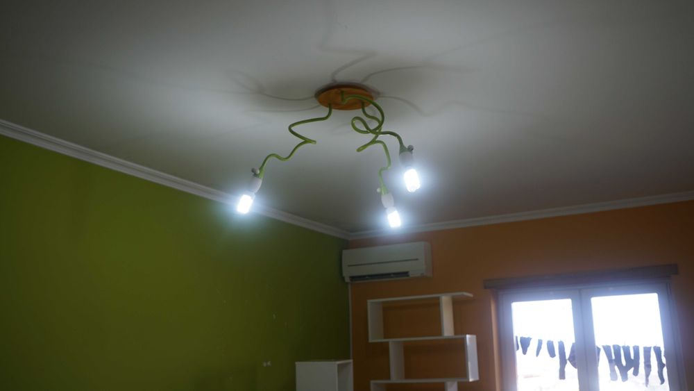 Candeeiro teto quarto criança