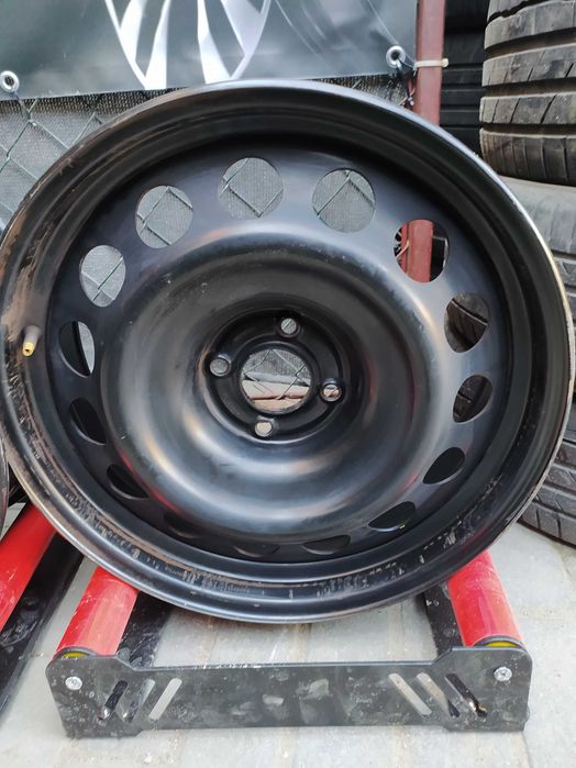 4x używane felgi stalowe R18 4x108 Citroen C3 C4 III C4 X Peugeot