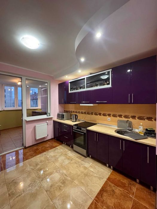 Оренда 2 кімнатної квартири на Стрілецькій ( р-н Набережного Кварталу)