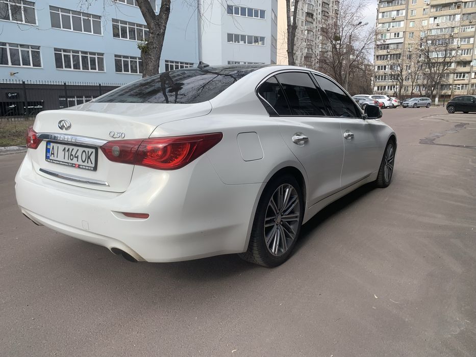Продам финика Q50 в отличном стане