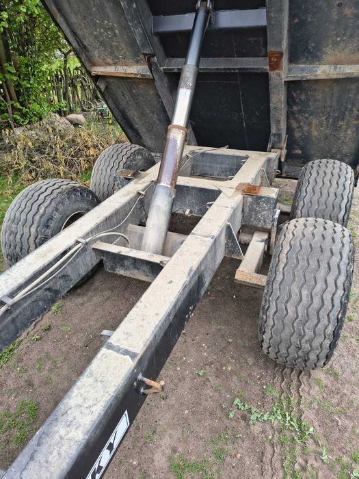 Przyczepa rolnicza wywrotka tandem