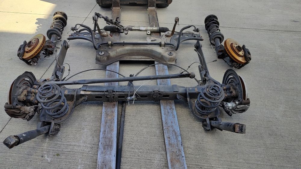 Renault Trafic Opel Vivaro oś belka macpherson