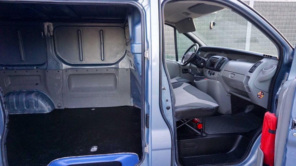 Renault Trafic 2.0 115 km ** Bagażnik Dachowy ** Sprowadzony ** Klima