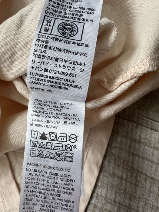 Levi’s жіноча футболка з квітковим принтом