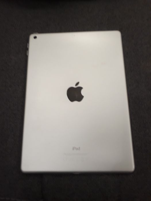 Айпад iPad A1822.