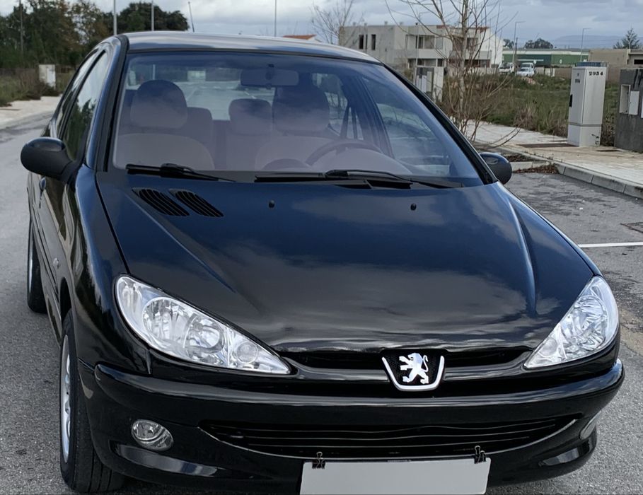 Peugeot 206 //143mil kms //AC digital // teto panorâmico -Impecável