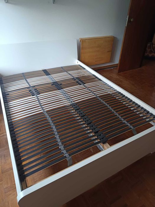 Estrato de cama IKEA branco