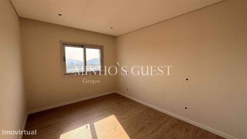 Apartamento T3 Totalmente Remodelado c/ varanda - Maximinos, Braga