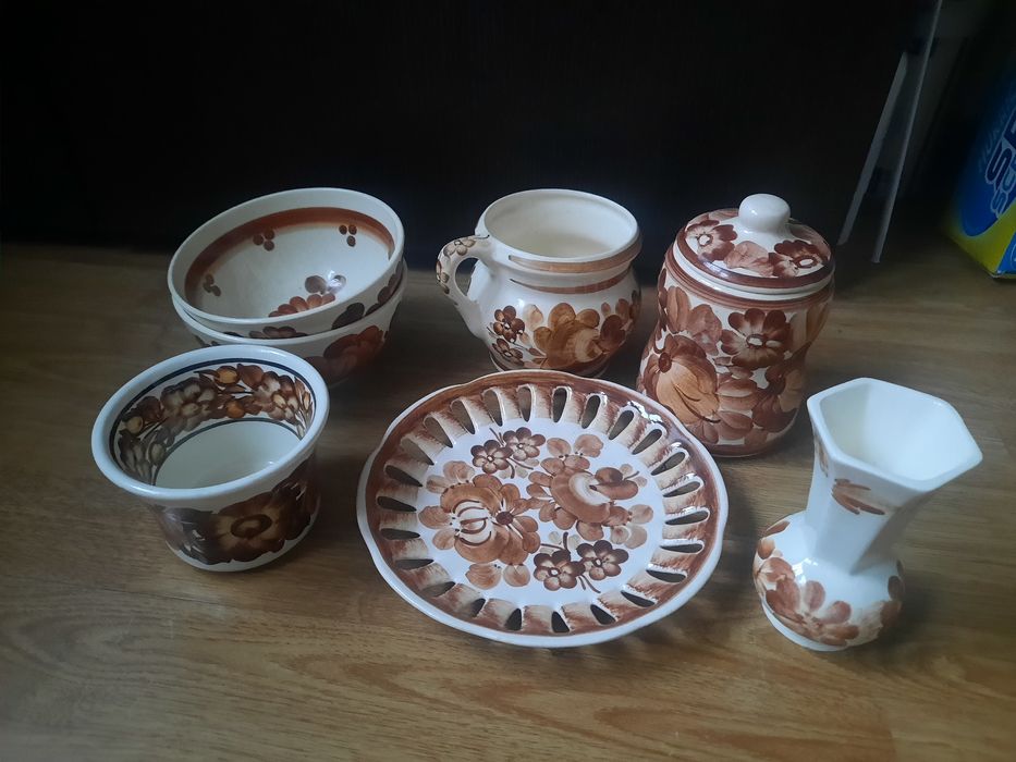 Piękne ceramiczne naczynia z lat 70-tych