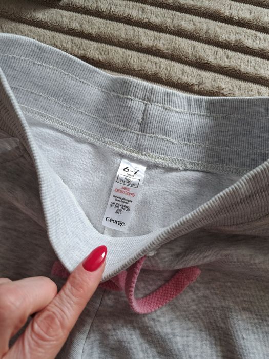 Spodnie dresowe 116 do 122 cm 6 do 7 lat