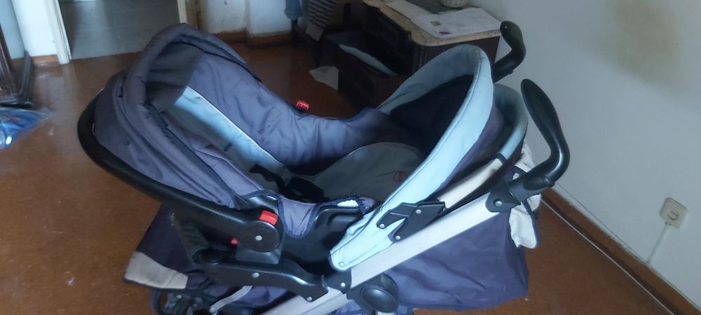 Carrinho bebé e cadeira auto/ovo