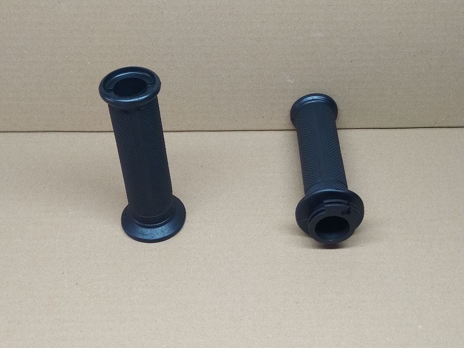 Ручки руля мото/скутер d22 универсальные грипсы  +вставка газа