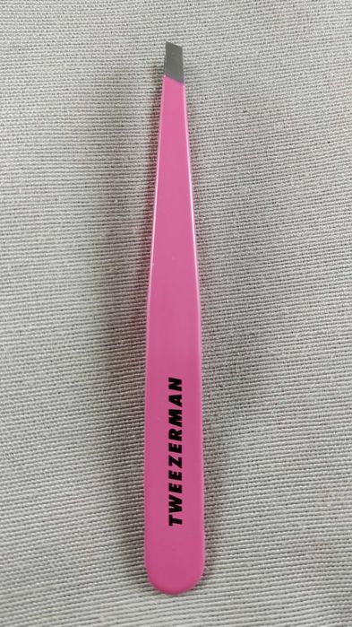 Tweezerman ‎1230-PLLT- Różowa pęseta z defektem
