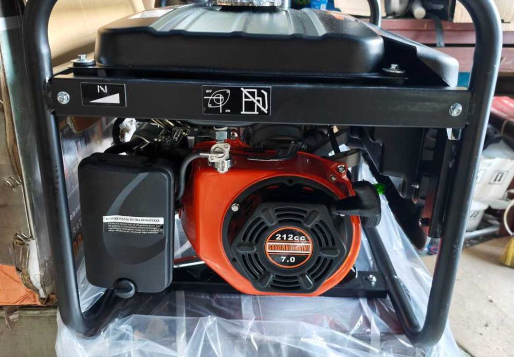 Генератор Kingway 3 кВт бензин мідна обмотка AVR однофазний 2 розетки