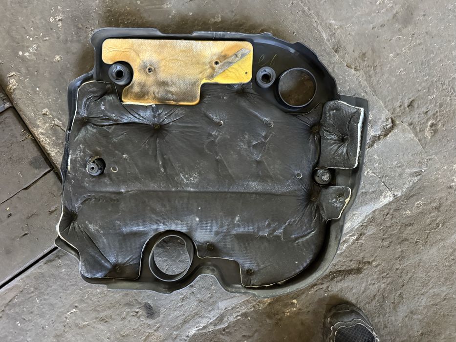 Накладка двигуна декоративна кришка 2.2CiDT 16V R2AX10230C MAZDA CX-7 06-12