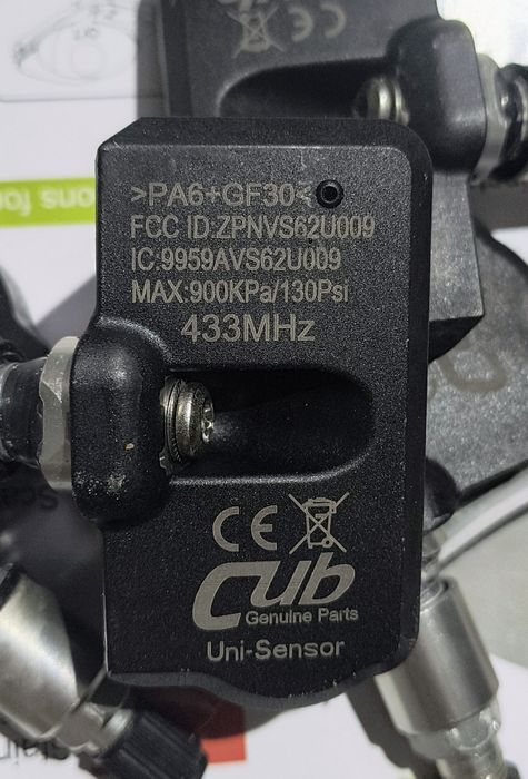 Komplet uniwersalnych czujników ciśnienia opon tpms