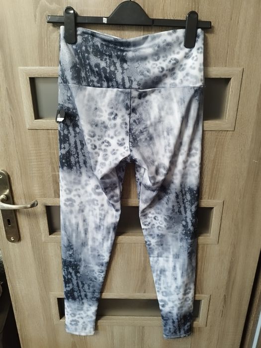 Okazja! Legginsy marki Onzie motyw panterka rozmiar M/L nowe!