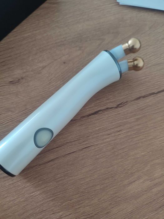 Masażer Aura Glow urządzenie do masażu twarzy