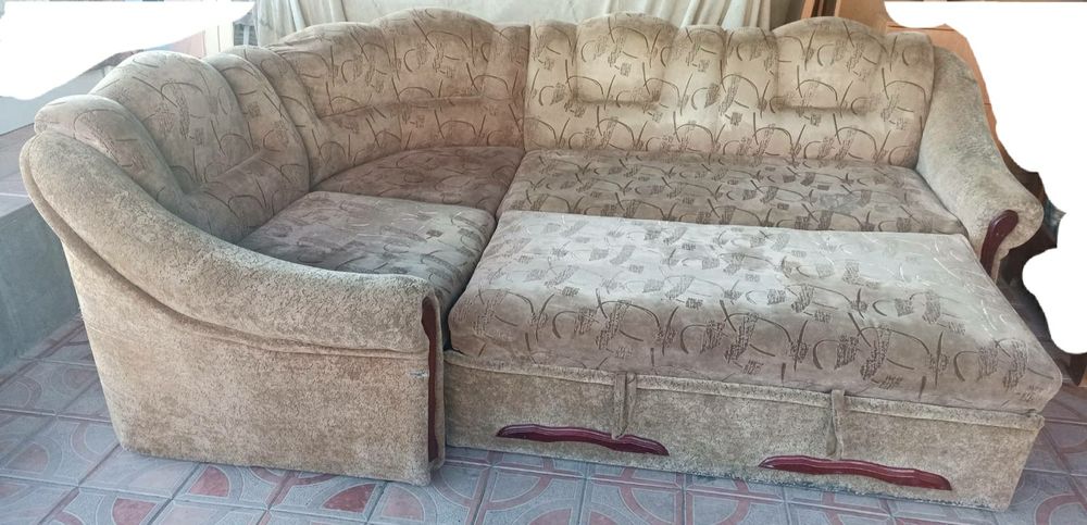 Мякий уголок в гарному стані