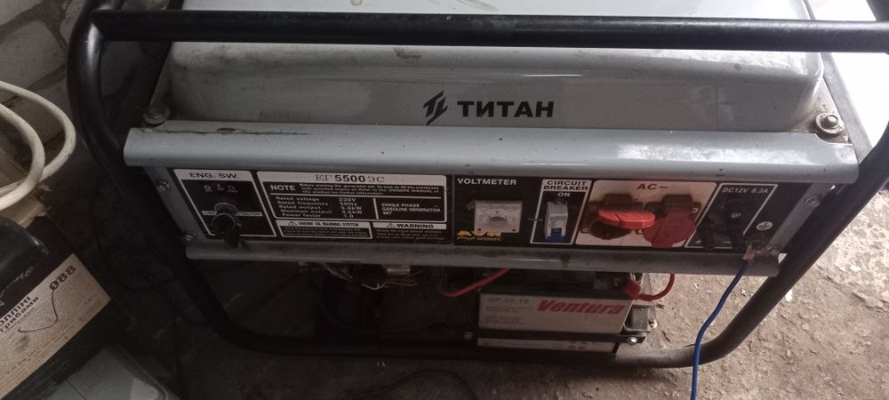 Продам бензиновий генератор 4 та