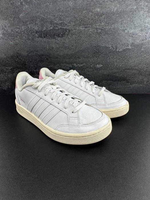 Шкіряні кросівки Adidas Grand Court SE (40)