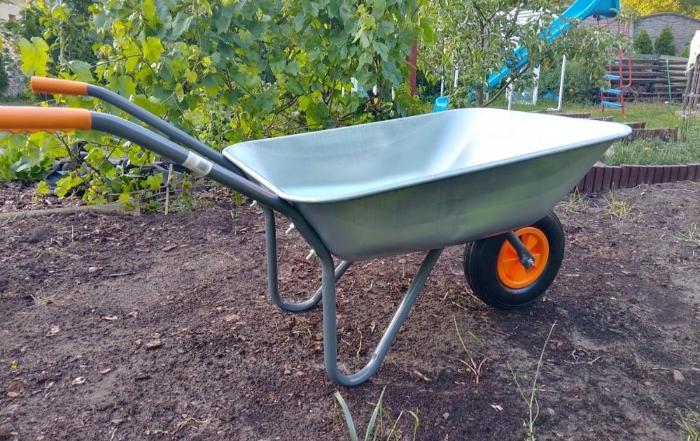 taczka ogrodowa i budowlana, mocna konstrukcja z ocynku, lekki wózek o