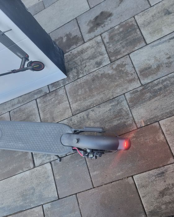 Hulajnoga Xiaomi Scooter Pro 2, Karton, kask