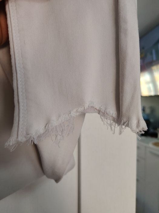 Spodnie jeansowe dżinsowe  elastyczne wysoki stan białe M goodies kies