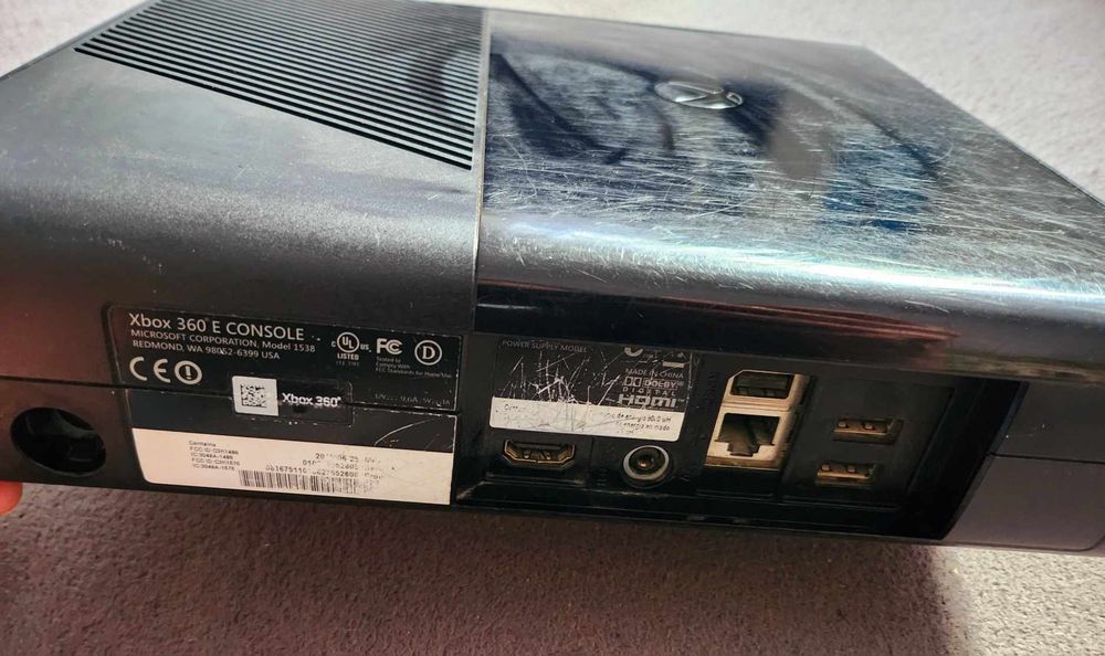Xbox 360E + kinnect