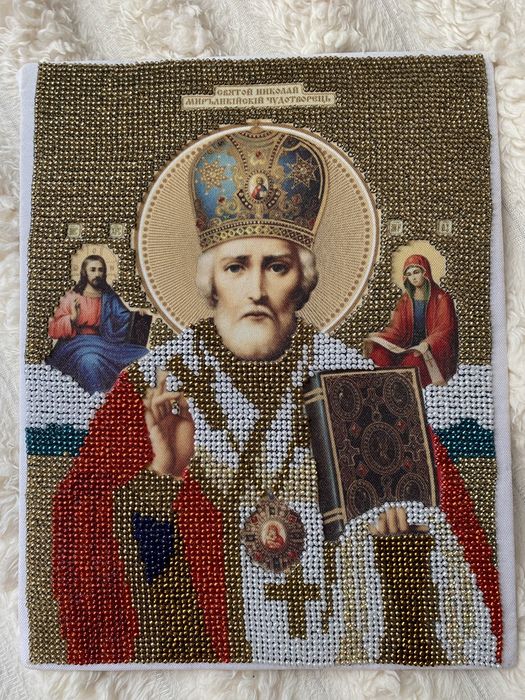 Святий Миколай вишитий бісером, деревʼяна рамка в подарунок
