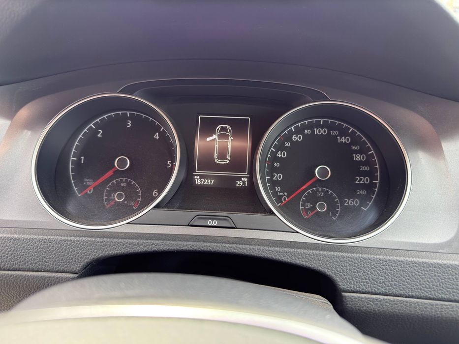 Продам Volkswagen  Golf 7 1.6 Дизель