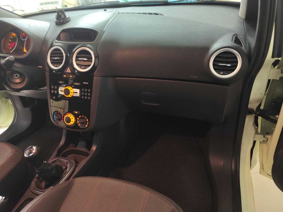 Opel Corsa 1.2 Street Edition