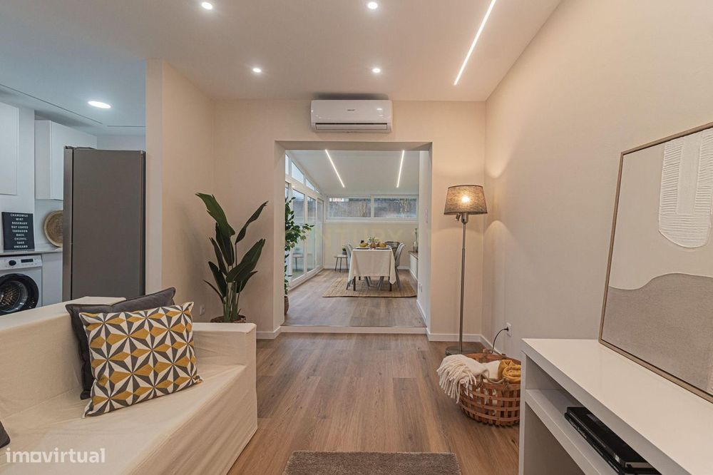 ✨ T2 Totalmente Remodelado com Terraço ✨