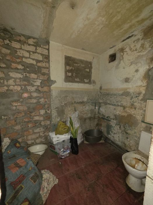 Продам 2 кім. кв. під ремонт в м. Сміла