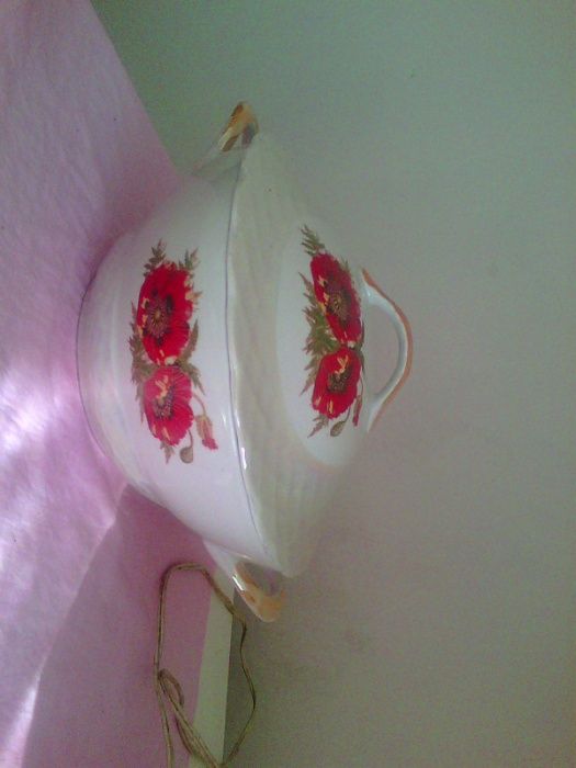 супник б.у с крышкой отличное состояние