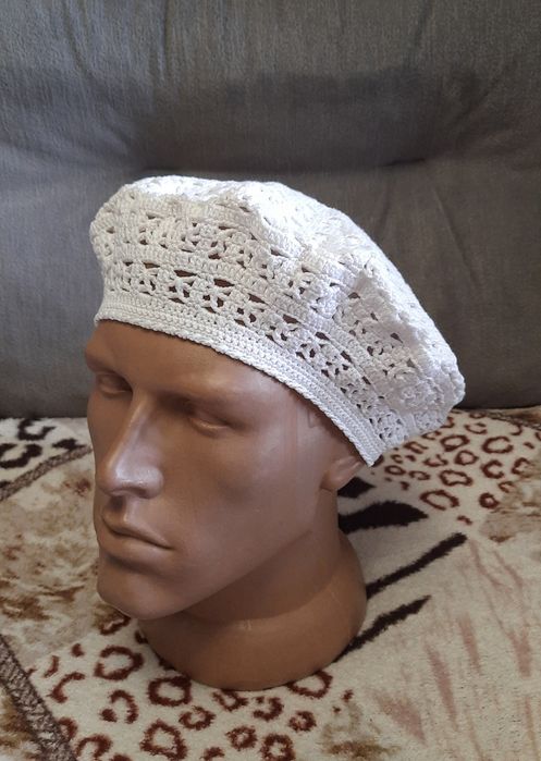 Ажурный вязаный берет