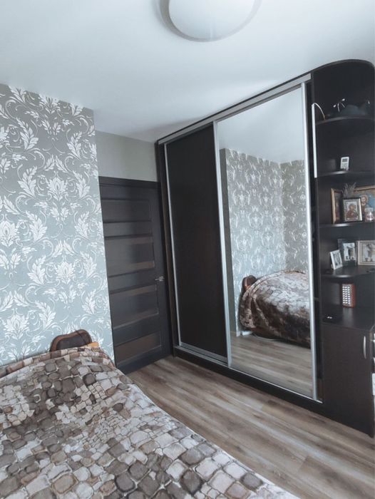 Продаю квартиру смт. Ставище