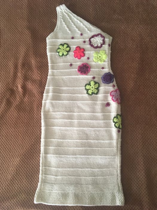 Женское вязаное платье