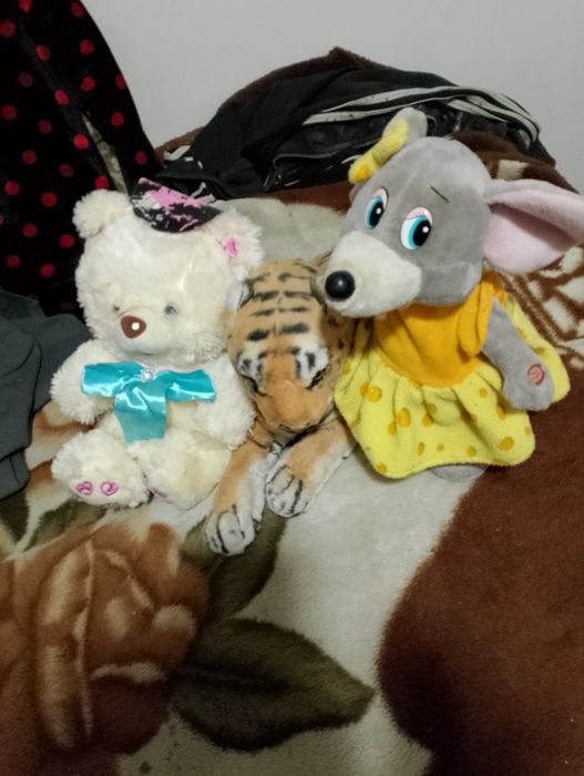 Продам играшки разние