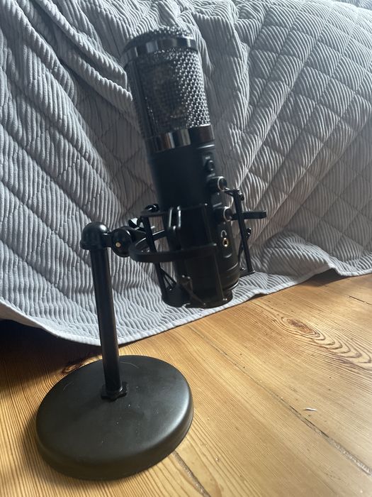 Mikrofon Trust EXXO streaming microphone.