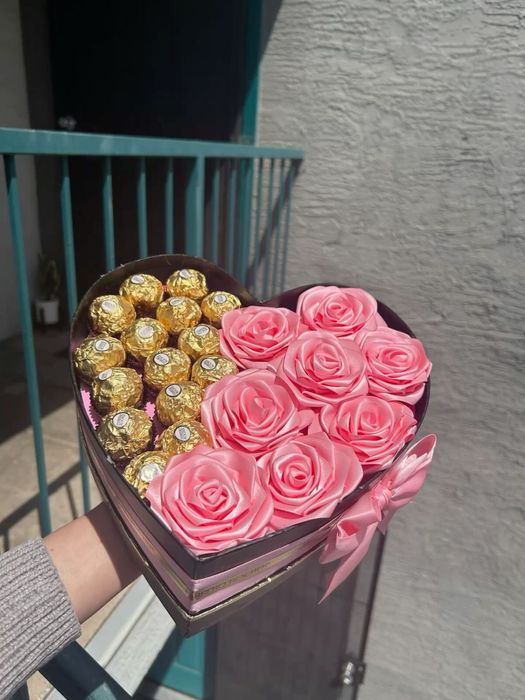 Букети з атласних стрічок