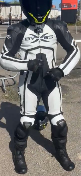 Kombinezon motocyklowy