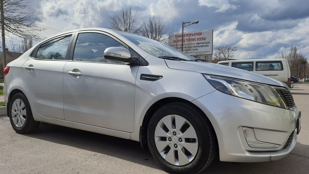 Кіа Ріо 2012 1.6 бензин власник