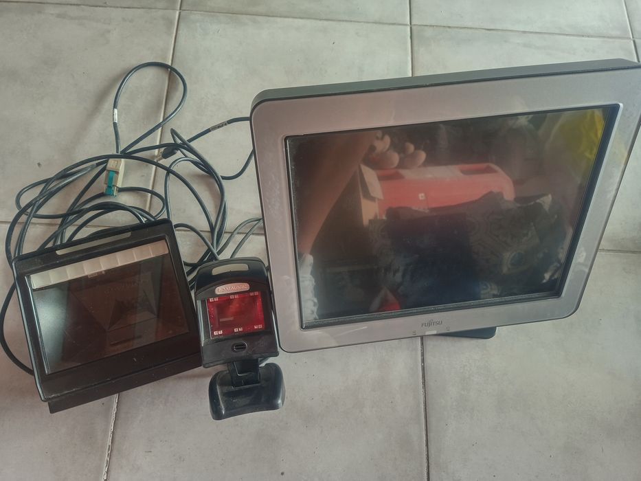 Scanner de leitura de código de barras e monitor tátil