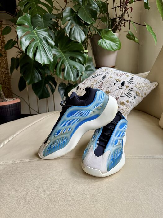 Adidas Yeezy 700 v3 Arzareth Orginał buty stan bardzo dobry roz 47 1/3