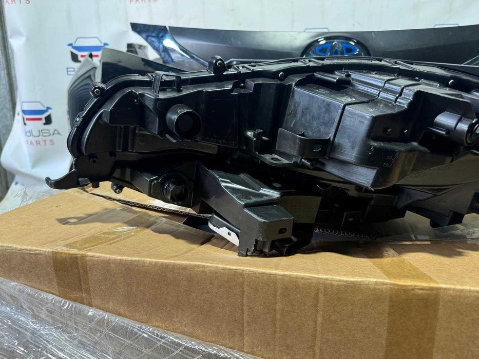 Zestaw Przód Zderzak Pas Przedni Lampy LED Chłodnice Toyota Sienna IV XL40 2021 Hybryda