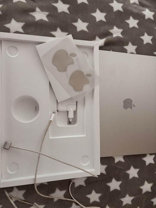 MacBook Air 15 M3 2024