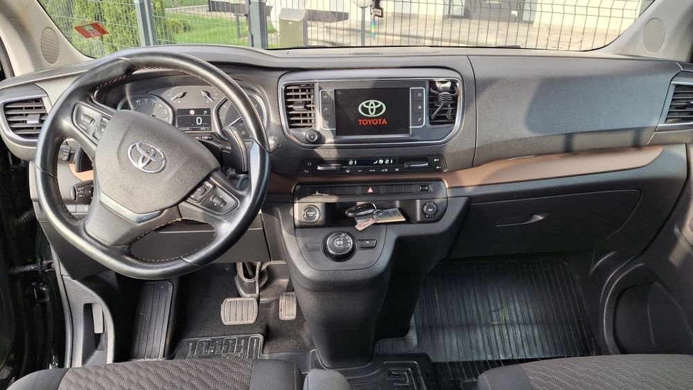 2018r. Toyota PROACE verso XENON automat 8 osobowy KAMERA