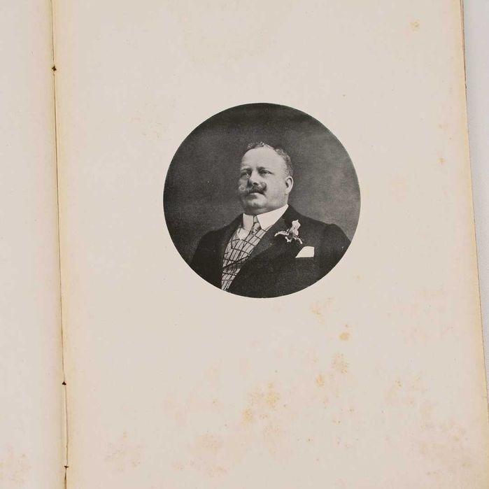 Livro "S. M. El-Rei D. Carlos I e a Sua Obra Artística e Scientifica"