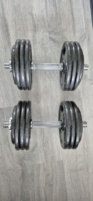 Zestaw siłowy - hantle żeliwne  2x20kg, gryf, stojak, obciążenie.
